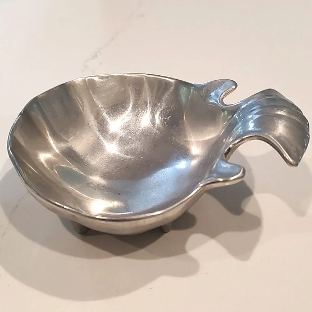 The Wilton Co RWP Footed Shell Nut Candy Trinket Pewter Dish